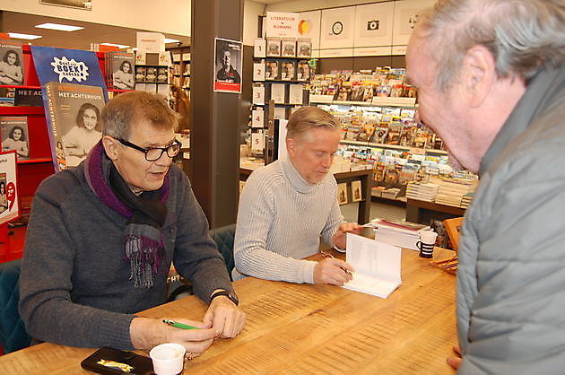 Veel belangstelling voor signeersessie boek Engel Modderman - RTV GO! Omroep Gemeente Oldambt