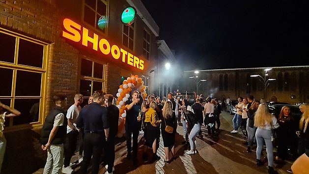 Onder grote belangstelling is Shooters geopend - RTV GO! Omroep Gemeente Oldambt
