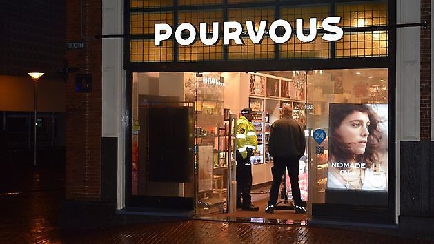Mistgenerator laat brandweer uitrukken naar winkel in de Torenstraat - RTV GO! Omroep Gemeente Oldambt