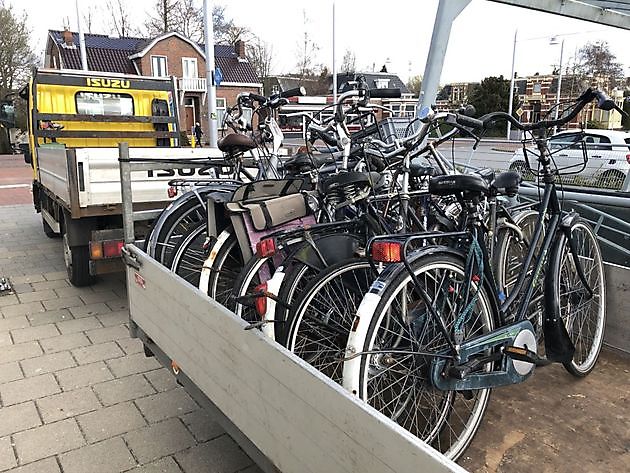 Gemeente Oldambt verwijderd fietsen bij het station in Winschoten. - RTV GO! Omroep Gemeente Oldambt