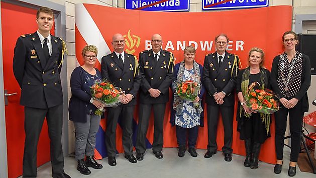 Koninklijke onderscheiding voor drie brandweervrijwilligers - RTV GO! Omroep Gemeente Oldambt