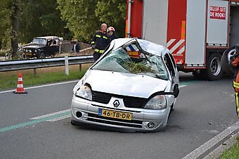 Auto slaat over de kop op de N368 tussen Vlagtwedde en Wedde - RTV GO! Omroep Gemeente Oldambt