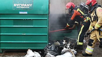Brandweer blust brand in kledingcontainer - RTV GO! Omroep Gemeente Oldambt