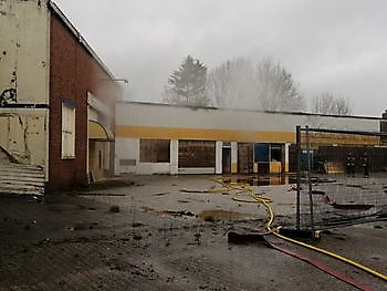Brand in voormalige beddenzaak Winschoten - RTV GO! Omroep Gemeente Oldambt