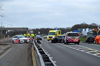 Gewonden bij frontale botsing op de N366 tussen Veendam en Nieuwe Pekela - RTV GO! Omroep Gemeente Oldambt